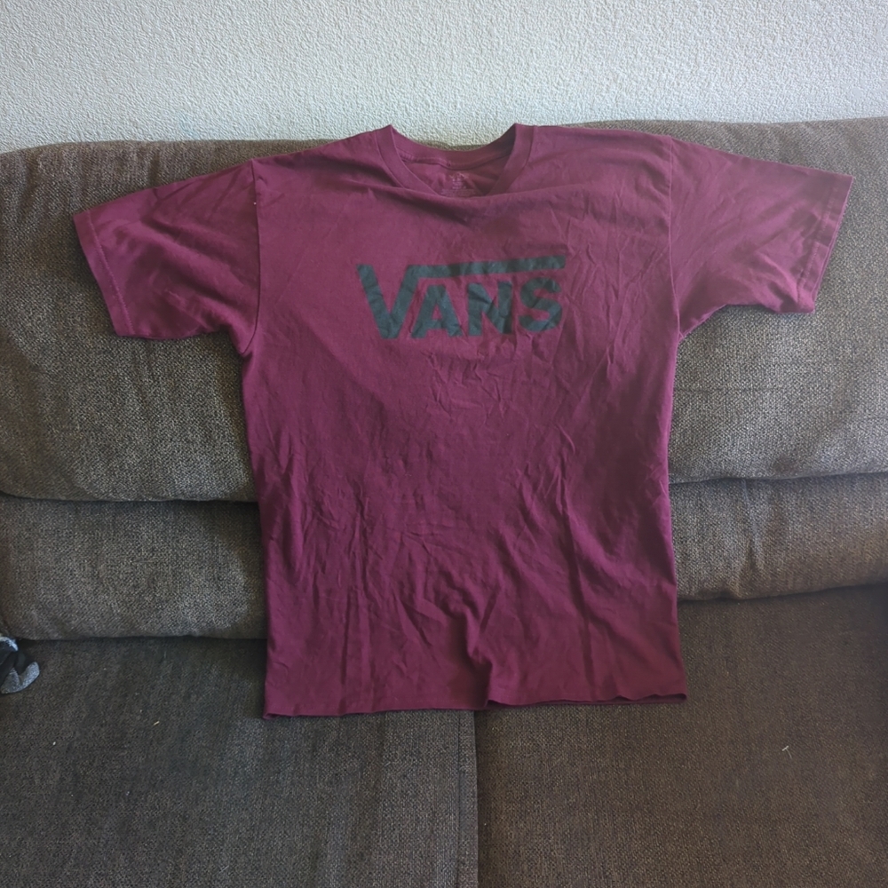 Vans burgundy t shirt